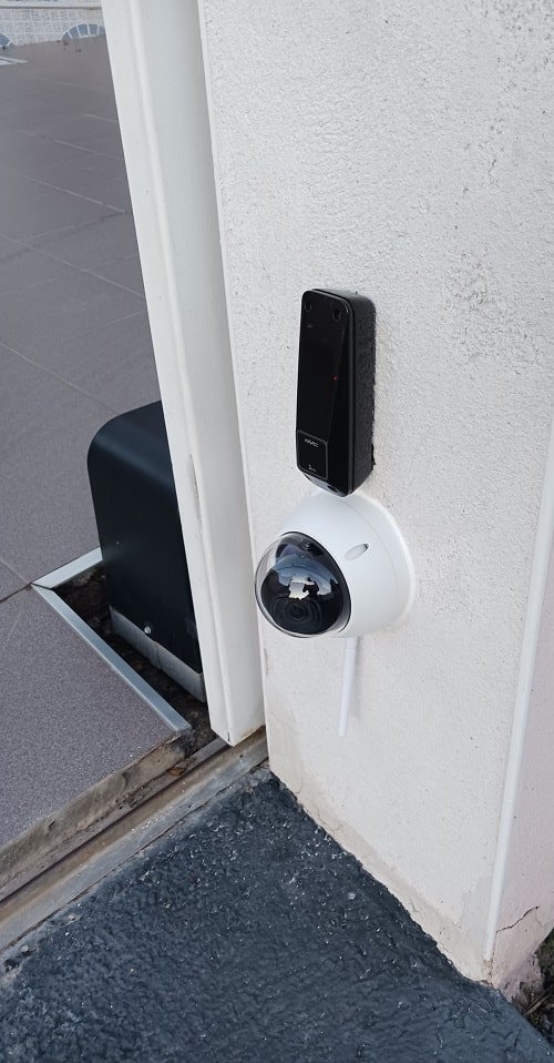 Système de reconnaissance de plaques d'immatriculation pour ouverture automatique de portail